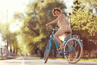 Foto: Frau auf Fahrrad